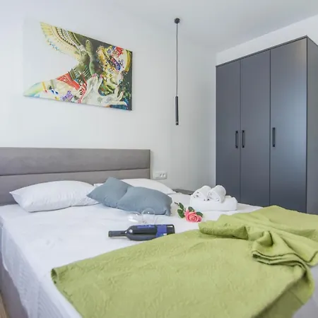 Stina Biograd Na Moru