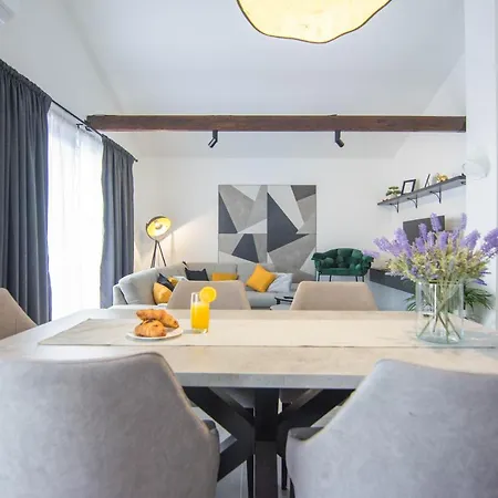 Stina Biograd Na Moru