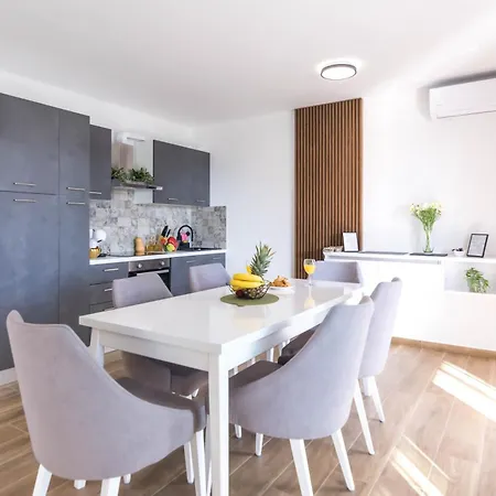 Stina Apartamento Biograd Na Moru