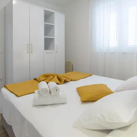 Stina Biograd Na Moru