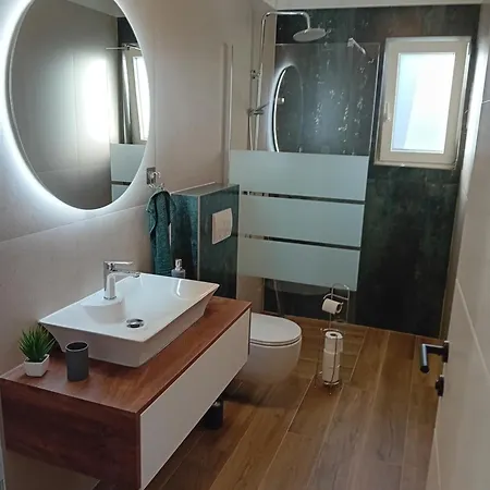 Stina Biograd Na Moru