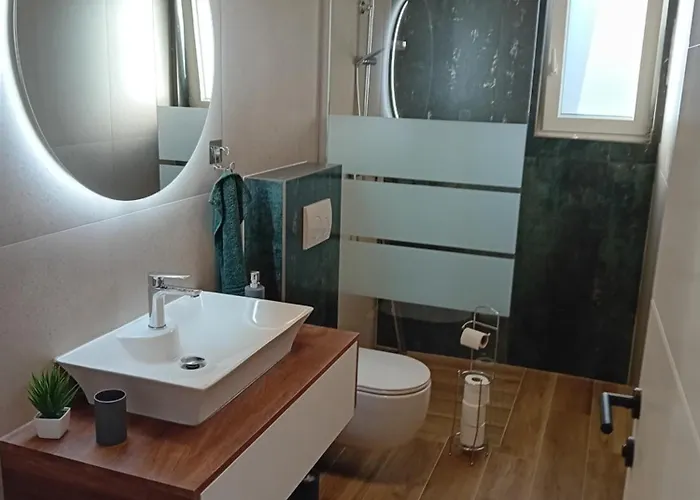 Stina ビオグラード・ナ・モル