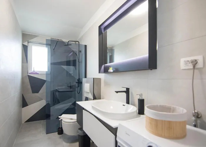 Stina Biograd Na Moru