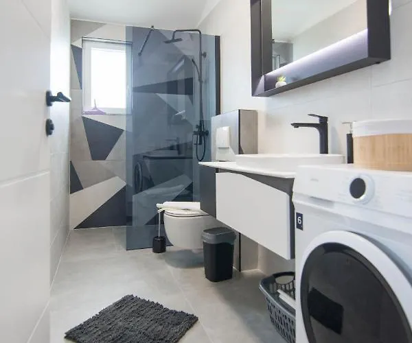 Stina * Biograd Na Moru