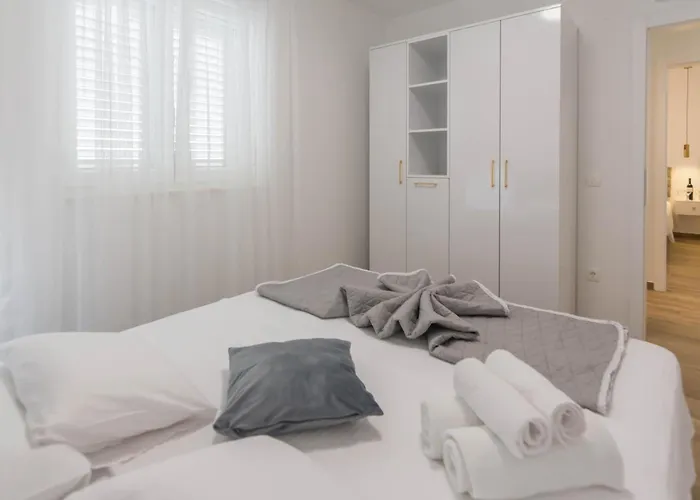 Stina Biograd Na Moru